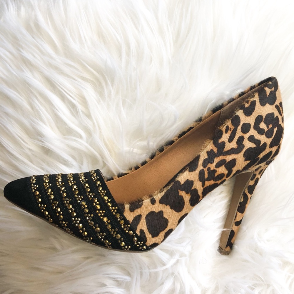 NWT Leopard print pump